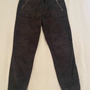 Level 99 Women's Black Camouflage Joggers